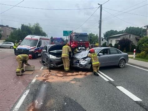 Wypadek Na Dk Droga Ca Kowicie Zablokowana Kielce Radio Eska