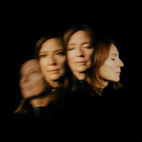 Beth Gibbons Faz Sua Estreia Lives Outgrown Homem Etc