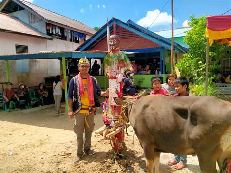 Ritual Adat Dalok Dayak Uut Danum Bukti Penghormatan Kepada Leluhur