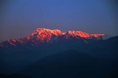 sunrise  machhapuchhre annapurna mountain range wallpaper