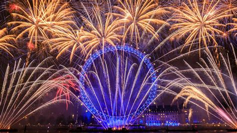 Vivre Fm S Ouvrir Sur Le Monde Feu D Artifice Du Nouvel An