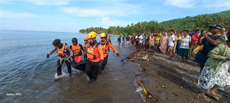 Tim Sar Evakuasi Nenek Yang Tewas Terseret Arus Sungai Bolango