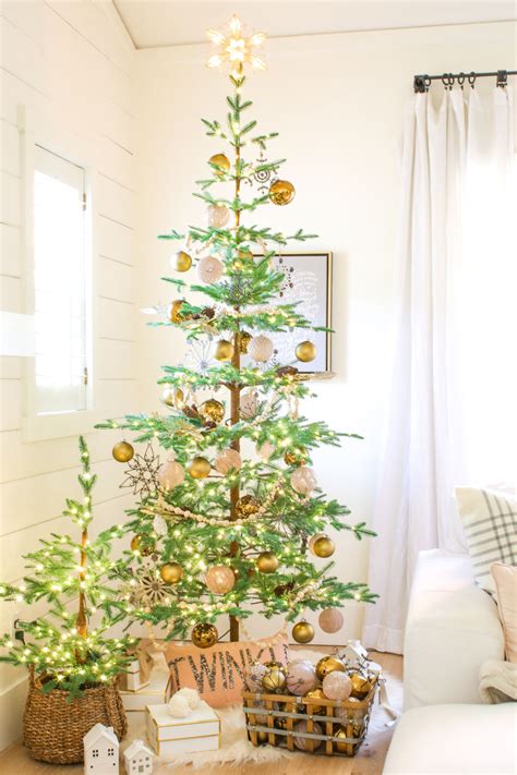 Modern Farmhouse Christmas Tree With Balsam Hill Modern Glam