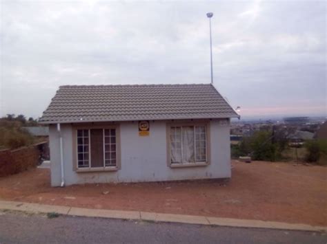 2 Bedroom House For Sale Soshanguve M Ptm1578104 Pam Golding