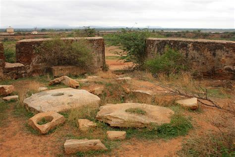 Journeys Across Karnataka Kasturi Rangappa Nayaka Fort Sira