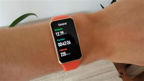 Test Du Huawei Band Un Bracelet De Fitness L Gant Avec Un Grand