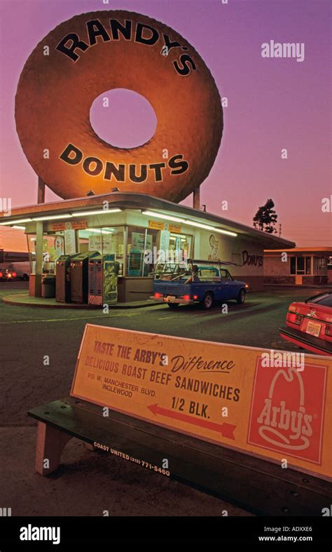 Giant Donut Sign Hi Res Stock Photography And Images Alamy