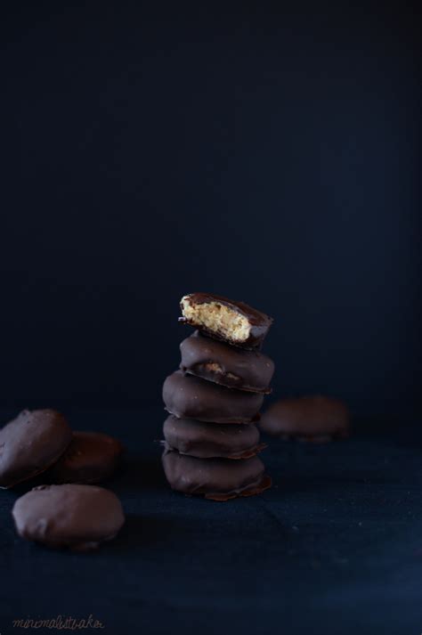 Raw Peanut Butter Patties | Minimalist Baker Recipes