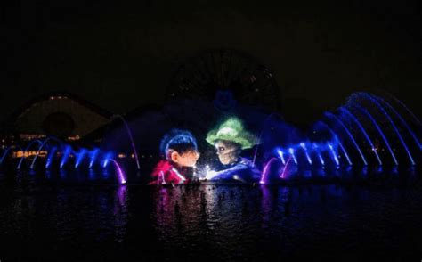 Take a Behind-the-Scenes Look at Disneyland's Most Impressive Fireworks ...