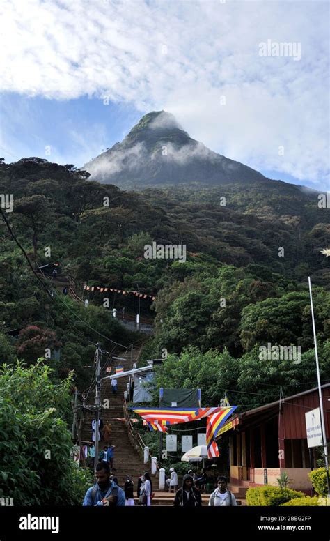 Sri Lanka Adams Peak Pilgrimage Route To The Summit Stock Photo Alamy