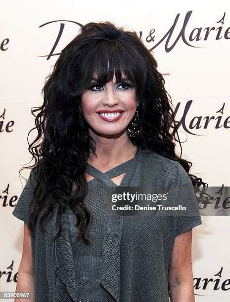 Marie Osmond Christmas Photos and Premium High Res Pictures - Getty Images