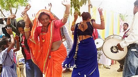 Cut Bridal Dance 💃😫🤣 पहाड़ी दुल्हन का अपने संगीत में जबरजस्त डांस कुमाऊंनी महिला संगीत डांस