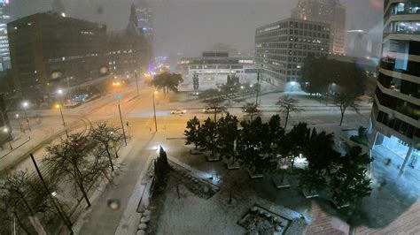 Milwaukee weather forecast calls for snow Sunday, ending warmest year