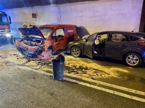 Leifers Drei Fahrzeuge kollidieren im Tunnel Südtirol News