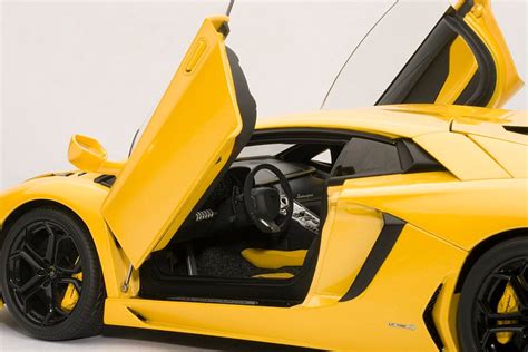 Lamborghini Aventador 118 Scale Model The Next Best Thing Autoevolution