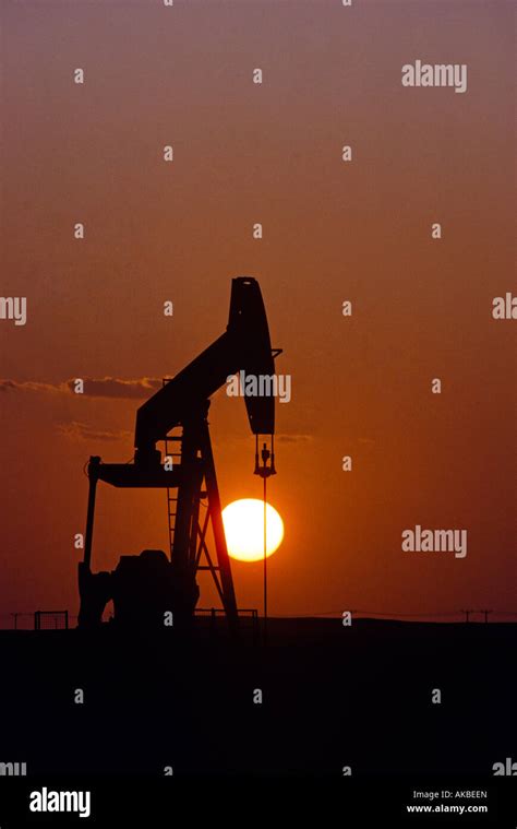 Oman Oil Field High Resolution Stock Photography And Images Alamy