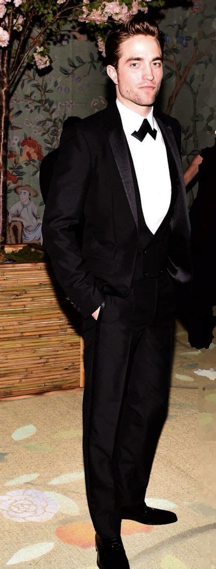 Robert Pattinson Wearing Dior Homme Tuxedo At The Met Gala 2015