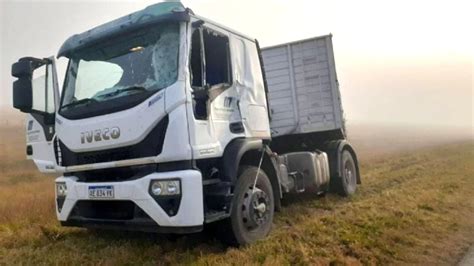 Niebla Mortal En La Ruta 3 Quiso Sobrepasar A Un Camión Chocó De