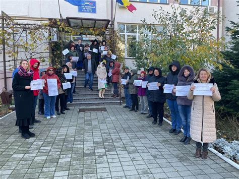 Ultima Ora Local Angajatii Casei De Pensii Suceava Protesteaza De Noua