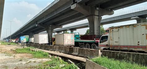 Ini Kronologi Mobil Kecelakaan Beruntun Di Ruas Tol Jakarta Cikampek