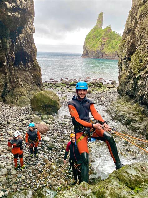 Reserve agora Batismo de Canyoning Açores