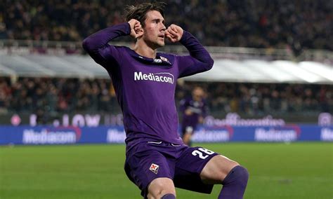 Fiorentina Vlahovic Non Trova Spazio Ma Va Via Solo In Prestito C