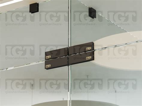 IGT Double Transom Patch With Support Fin Matte Black IGT Glass