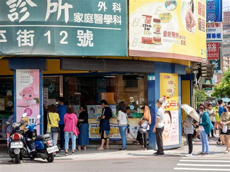 快篩試劑哪裡買？四大超商、全聯、藥妝店明起開賣：哪裡買、多少錢、進貨量一次看 今周刊