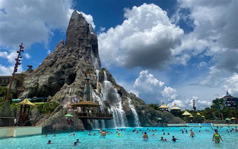 Cecilia Quinn News: Island Of Adventure Vs Volcano Bay