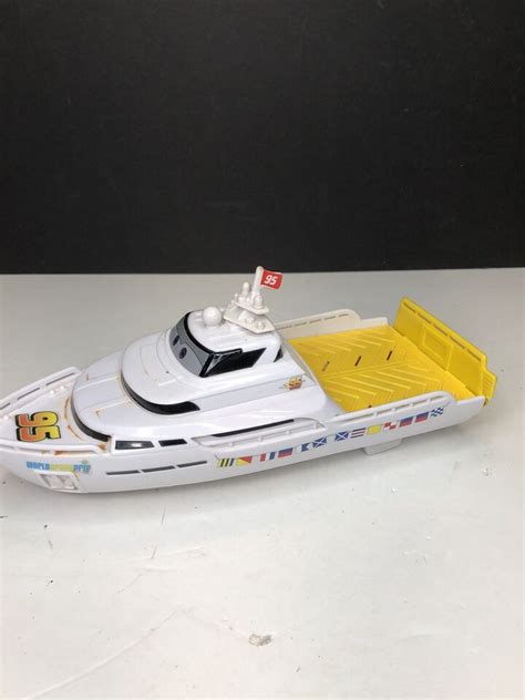 Mattel Disney Pixar Cars Porto Corsa Splash N Race Boat World Grand