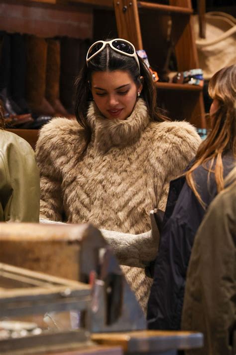 Kendall Jenner Street Style - Aspen 12/19/2023 • CelebMafia