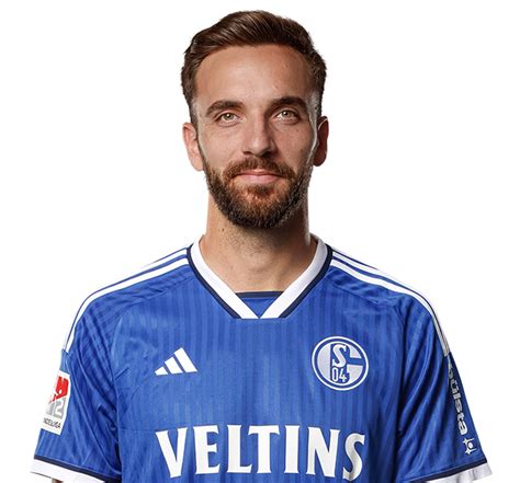 Kenan Karaman Forward Fu Ball Schalke