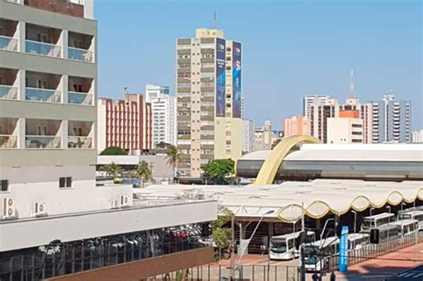 Segunda de sol céu azul e calor Hojemais de Maringá PR