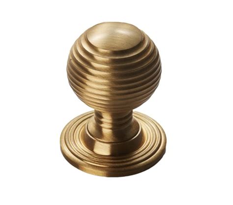 Carlisle Brass Fingertip Queen Anne Reeded Cupboard Knob Mm Mm Or