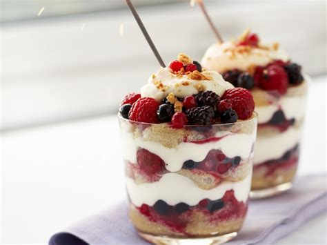 Trifle Mit Beeren Rezept Eat Smarter