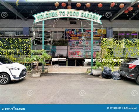 Season City MalFood Garden Area Signboard on the Roadside Editorial ...