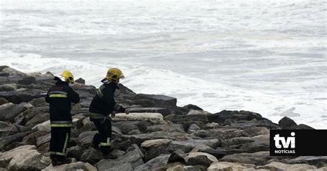 Homem morre afogado na praia da Costa Nova TVI Notícias