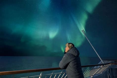 Top Reasons for Northern Lights Cruise | Hurtigruten US