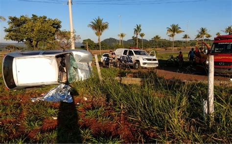 Acidente De Carro Mata Crian A De Anos Jornal De Bras Lia