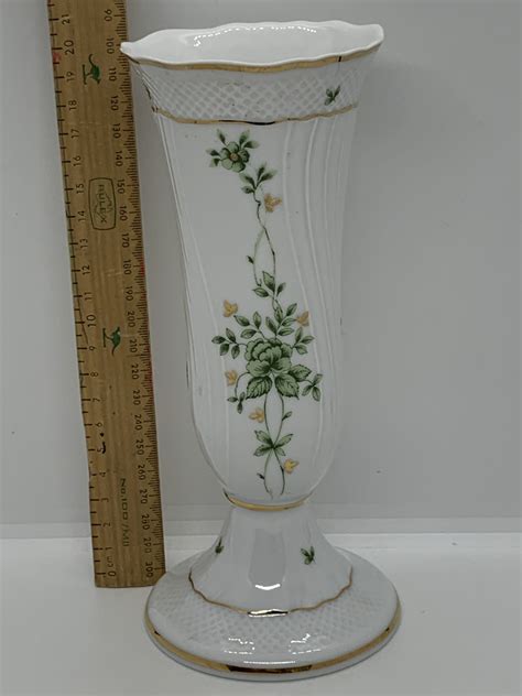 Hollohaza Porcelain Hungarian White Vase With Floral Pattern 21cm High