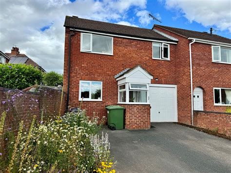 3 Bed End Terrace House For Sale In Highgrove Bank Hereford Hr1 £