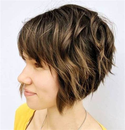 30 Cute Chin Length Hairstyles You Need To Try In 2020 Chin Length Hair Chin Length Haircuts