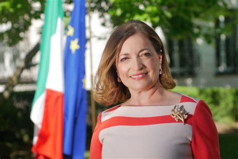 Bulgaria L Ambasciatrice D Italia Giuseppina Zarra Ha Incontrato Il