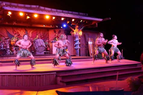 Disney's Polynesian Resort Dining Guide and Reviews - Pixie Dusted Journeys