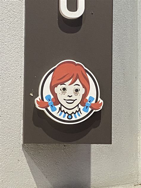 At the Wendy’s drive thru : r/eyebombing