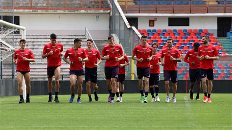 Serie B Cosenza Cittadella Ripresa Degli Allenamenti Per Gli Uomini