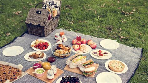 35+ Irresistible Picnic Food Ideas » Savoteur