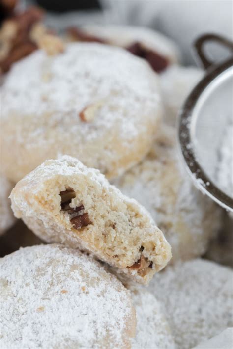 Pecan Sandies - Apple Cake Annie