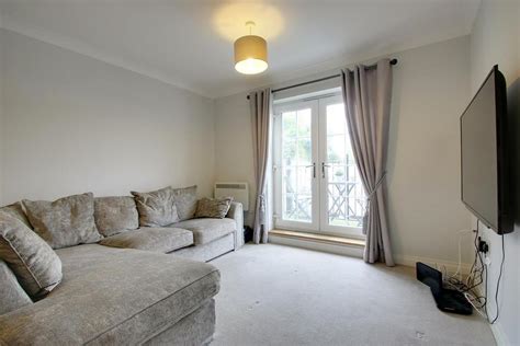 Navarre Court Primrose Hill Kings Langley 2 Bed Apartment 1 425