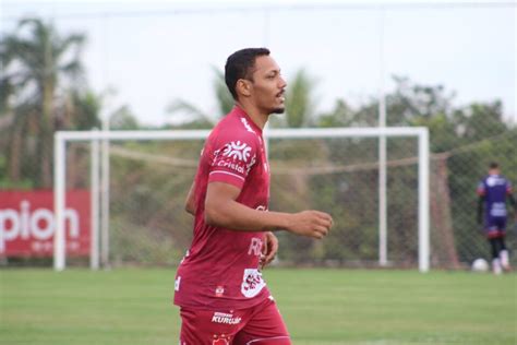 Lateral Alex Silva acerta sua transferência para equipe do exterior